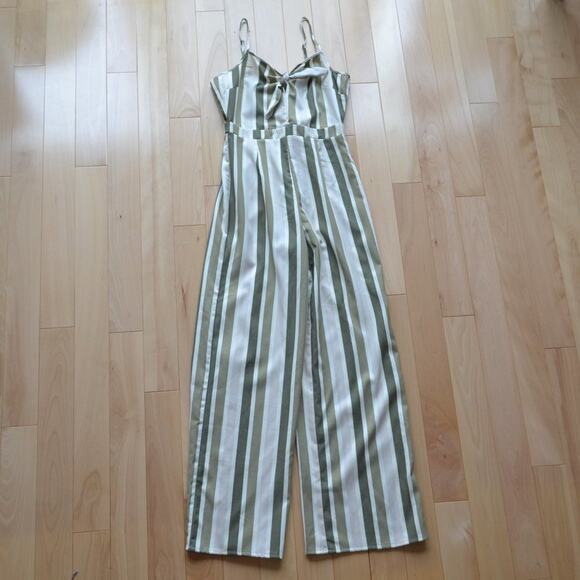 Romeo & Juliet Couture Pants - NWT Romeo + Juliet Jumpsuit Romper Size M